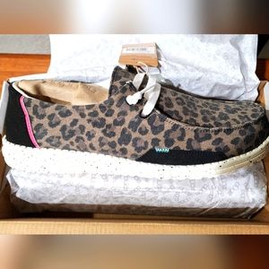 Hey Dudes womens slip on